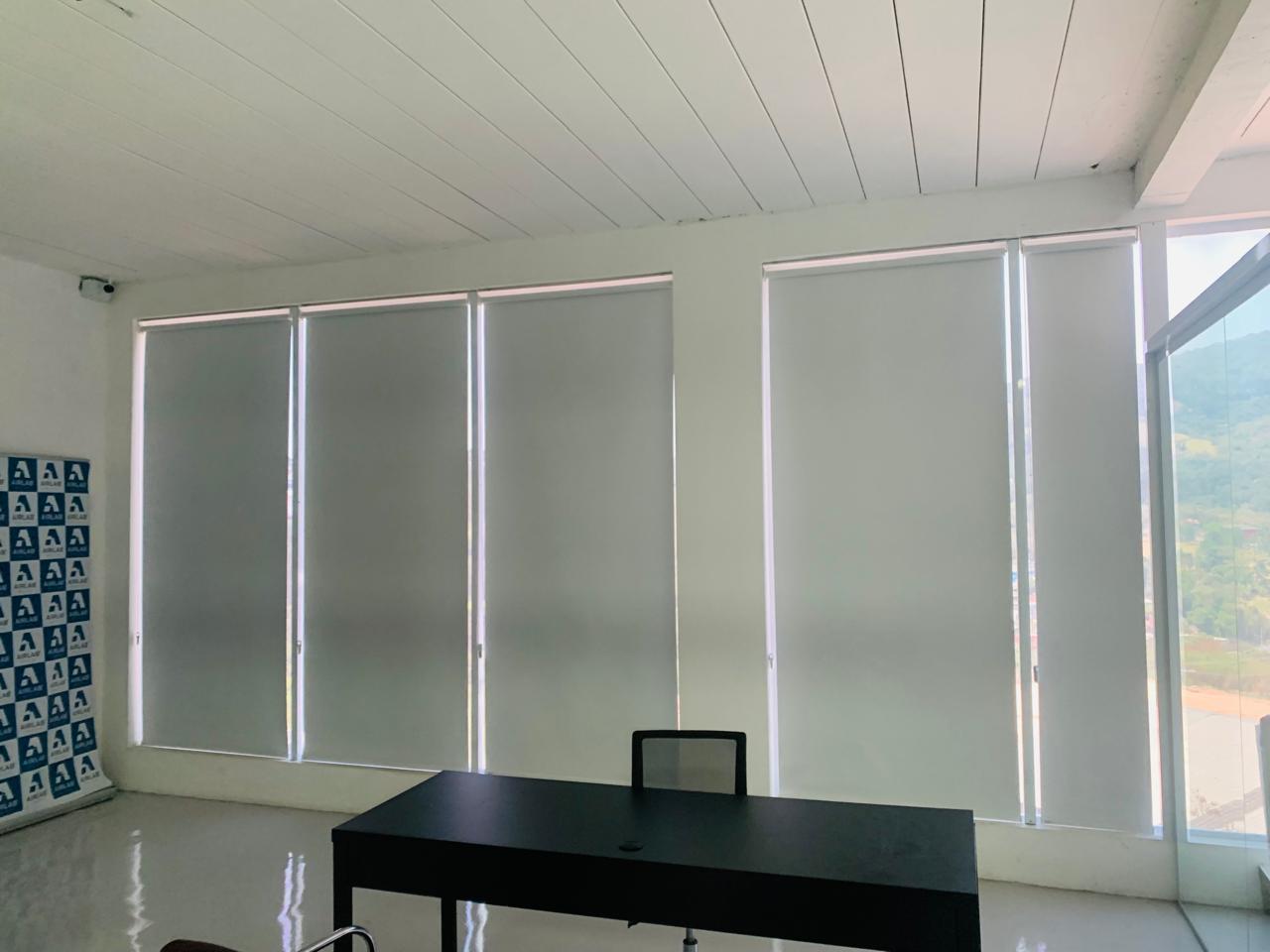 Persiana Rolô Blackout 060126 (14)